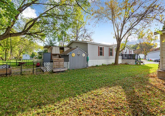 Photo 3 of Single family home for sale at 107 Hilton Ct, Mankato, MN 56001 | MLS# 7153278 | Listing updated on 2026-10-22