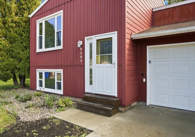 Photo 3 of Townhouse for sale at 2323 Sundance Cir S, Fargo, ND 58103 | MLS# 7153287 | Listing updated on 2026-10-03