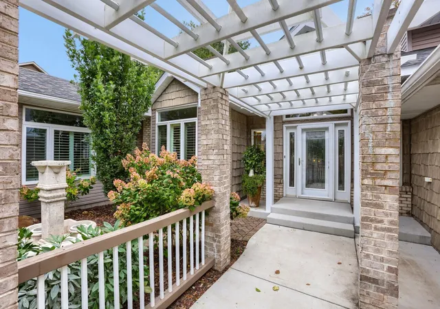 Photo 2 of Single family home for sale at 4148 Countryview Dr, Saint Paul, MN 55123 | MLS# 7153291 | Listing updated on 2026-10-03