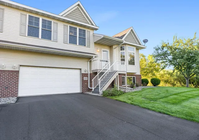 Photo 3 of Single family home for sale at 20676 Hampshire Way, Lakeville, MN 55044 | MLS# 7153294 | Listing updated on 2026-10-02