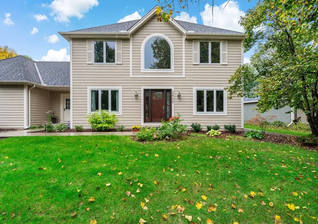 Photo 2 of Single family home for sale at 3402 Fairfax Ln, Saint Paul, MN 55129 | MLS# 7153305 | Listing updated on 2026-10-05