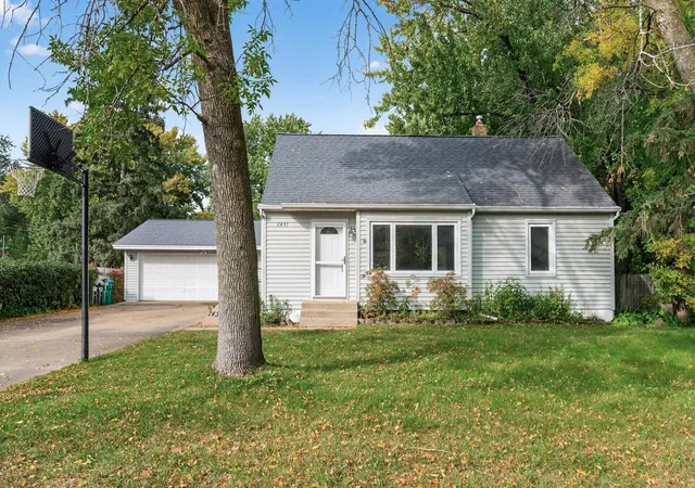 Photo 1 of Single family home for sale at 2431 Ridge Ln, Saint Paul, MN 55112 | MLS# 7153324 | Listing updated on 2026-10-08