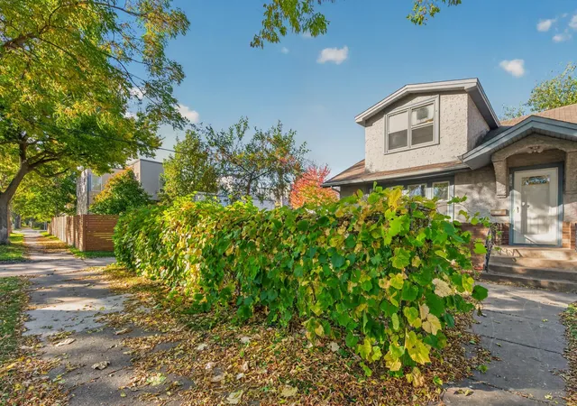 Photo 3 of Single family home for sale at 1313 Sheridan Ave N, Minneapolis, MN 55411 | MLS# 7153353 | Listing updated on 2026-10-21