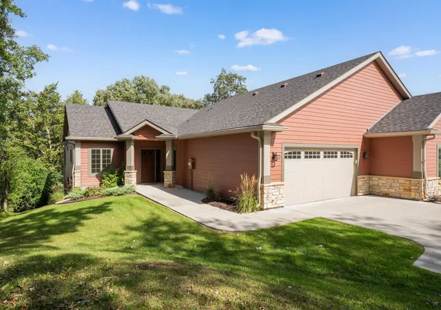 Photo 1 of Single family home for sale at 468 Panorama Cir Nw, Rochester, MN 55901 | MLS# 7153357 | Listing updated on 2026-10-06