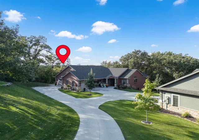 Photo 2 of Single family home for sale at 468 Panorama Cir Nw, Rochester, MN 55901 | MLS# 7153357 | Listing updated on 2026-10-06