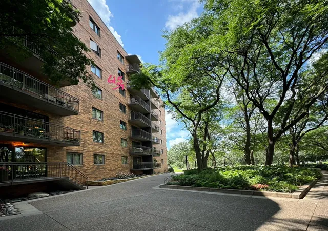 Photo 2 of Condo for sale at 210 W Grant St #615, Minneapolis, MN 55403 | MLS# 7153361 | Listing updated on 2026-10-03
