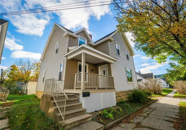 Photo 1 of Single family home for sale at 362 Cummings St, Winona, MN 55987 | MLS# 7153362 | Listing updated on 2026-10-14