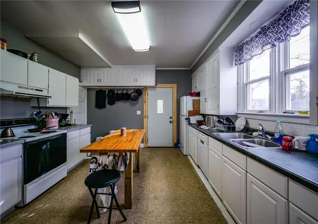 Photo 3 of Single family home for sale at 362 Cummings St, Winona, MN 55987 | MLS# 7153362 | Listing updated on 2026-10-14
