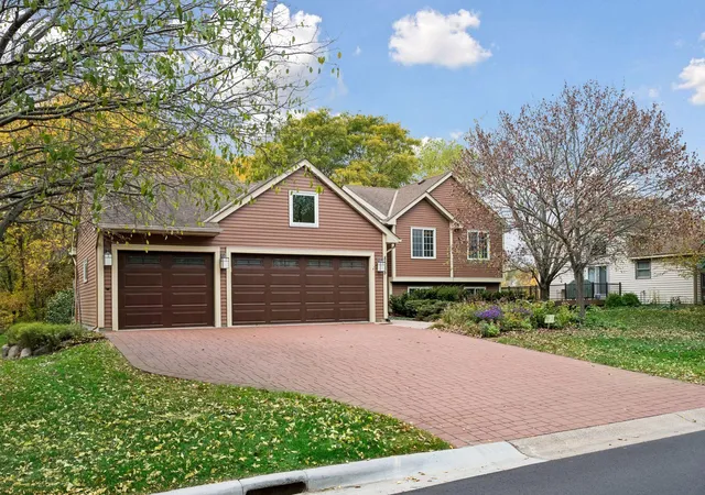 Photo 2 of Single family home for sale at 8685 Sycamore Ln N, Maple Grove, MN 55369 | MLS# 7153370 | Listing updated on 2026-10-19