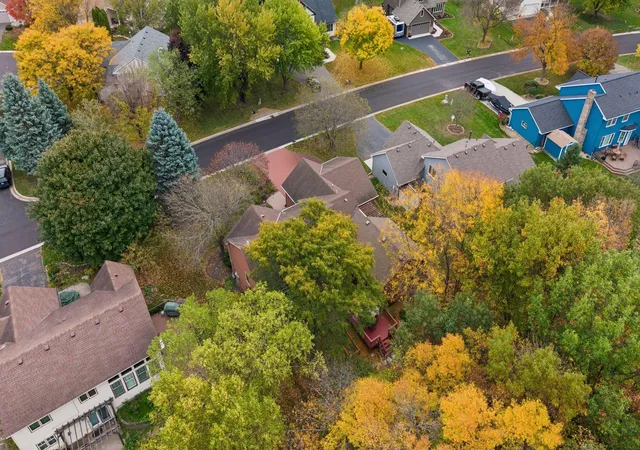 Photo 4 of Single family home for sale at 8685 Sycamore Ln N, Maple Grove, MN 55369 | MLS# 7153370 | Listing updated on 2026-10-19