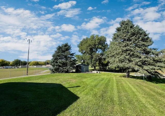 Photo 2 of Single family home for sale at 404 E Cottonwood St, Springfield, MN 56087 | MLS# 7153375 | Listing updated on 2026-10-07