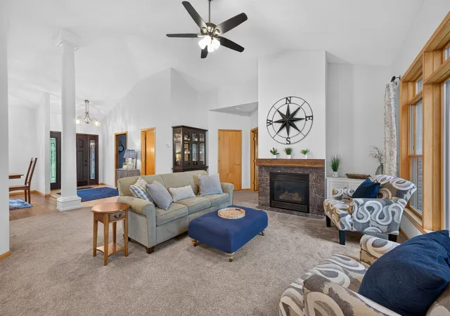 Photo 4 of Single family home for sale at 11140 Lake Pointe Dr, Chisago City, MN 55013 | MLS# 7153377 | Listing updated on 2026-10-03