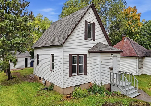 Photo 1 of Single family home for sale at 3813 3rd Avenue W, Hibbing, MN 55746 | MLS# 7153380 | Listing updated on 2026-10-02