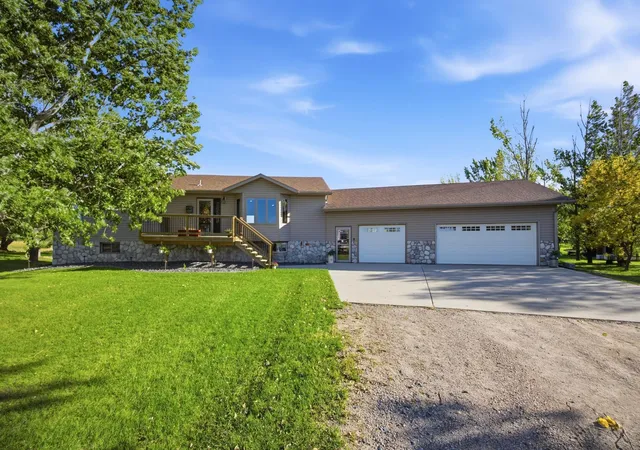 Photo 1 of Single family home for sale at 5606 57 1/2 Ave N, Harwood, ND 58042 | MLS# 7153381 | Listing updated on 2026-10-05