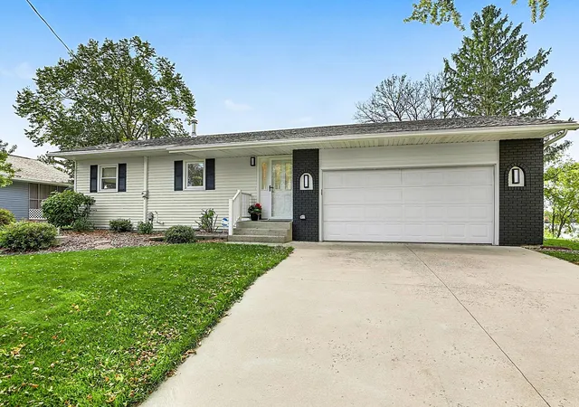 Photo 3 of Single family home for sale at 17605 Finch Ct, Cold Spring, MN 56320 | MLS# 7153385 | Listing updated on 2026-10-07