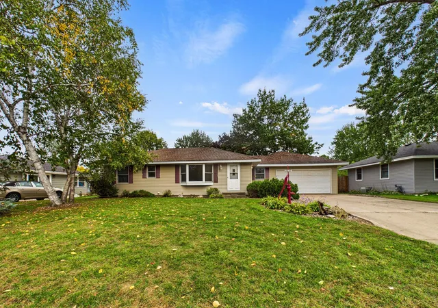 Photo 1 of Single family home for sale at 8831 Greenway Ave S, Cottage Grove, MN 55016 | MLS# 7153389 | Listing updated on 2026-10-07