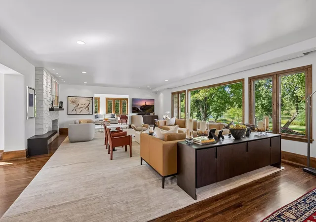 Photo 4 of Single family home for sale at 2409 E Lake Of The Isles Pkwy, Minneapolis, MN 55405 | MLS# 7153391 | Listing updated on 2026-10-15