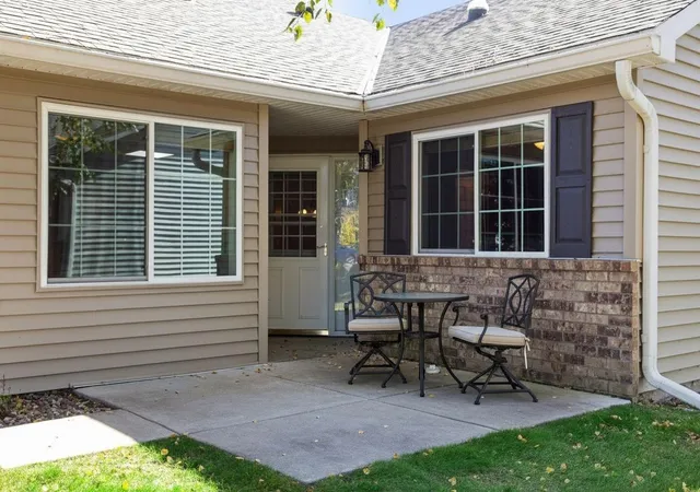 Photo 1 of Single family home for sale at 7658 Newbury Rd, Saint Paul, MN 55125 | MLS# 7153398 | Listing updated on 2026-10-19