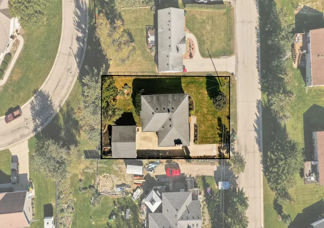 Photo 4 of Single family home for sale at 215 Highland Ct SW, Rochester, MN 55902 | MLS# 7153404 | Listing updated on 2026-10-08