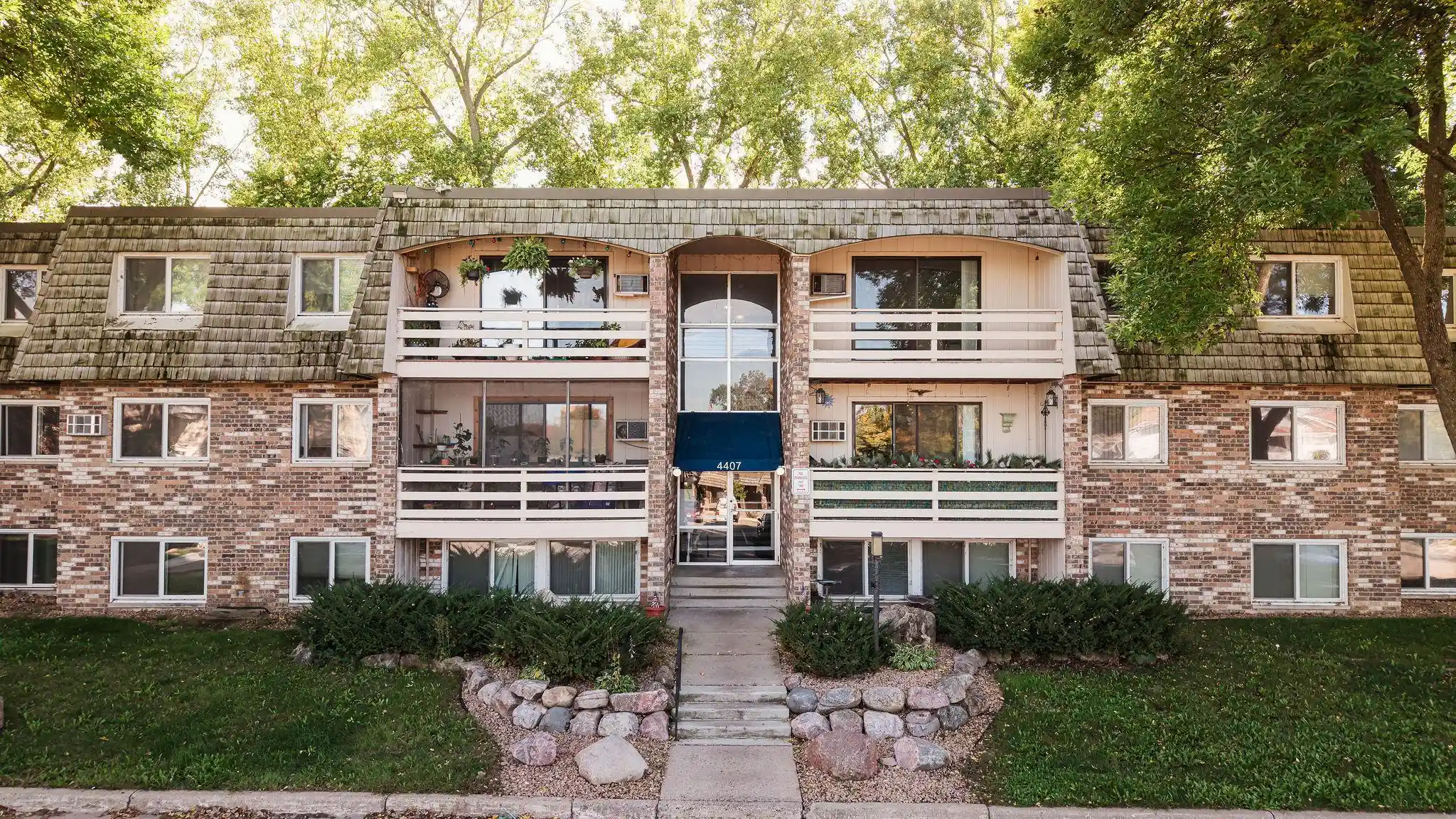 Listing Photo 1 - Condo for sale in 4407 Wilshire Blvd located at 4407 Wilshire Blvd, Mound, MN 55364 - Unit #310