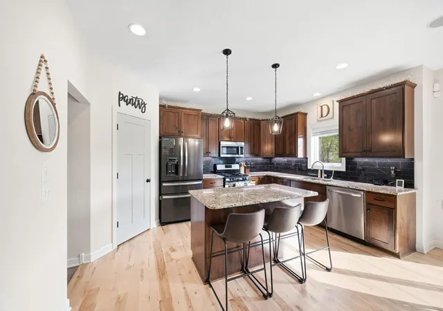 Photo 4 of Single family home for sale at 1306 Bellavista Dr, Buffalo, MN 55313 | MLS# 7153418 | Listing updated on 2026-10-08
