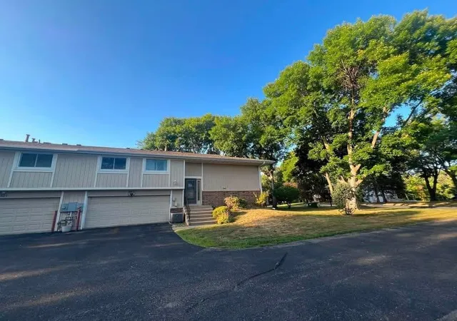 Photo 1 of Single family home for sale at 6623 Ives Ln N, Maple Grove, MN 55369 | MLS# 7153423 | Listing updated on 2026-10-02