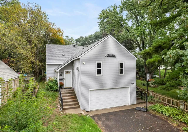 Photo 1 of Single family home for sale at 1464 Victoria St N, Saint Paul, MN 55117 | MLS# 7153431 | Listing updated on 2026-10-23