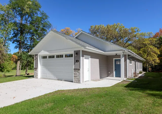 Photo 1 of Single family home for sale at 116 N Quincy St, Alexandria, MN 56308 | MLS# 7153441 | Listing updated on 2026-10-02