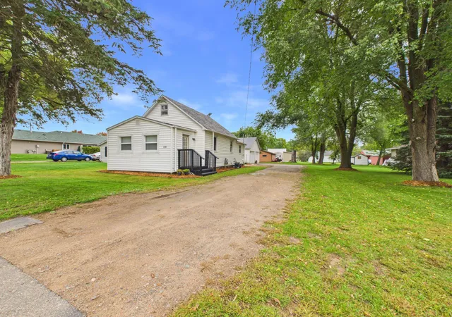 Photo 2 of Single family home for sale at 130 4th Avenue S, Foley, MN 56329 | MLS# 7153467 | Listing updated on 2026-10-03