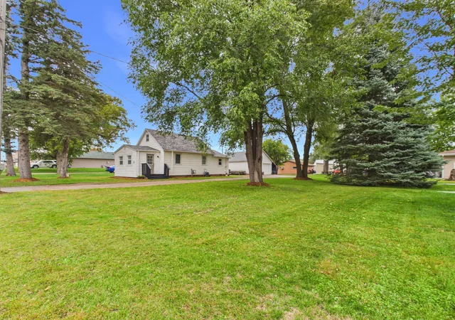 Photo 3 of Single family home for sale at 130 4th Avenue S, Foley, MN 56329 | MLS# 7153467 | Listing updated on 2026-10-03