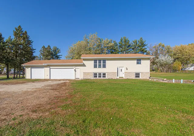 Photo 2 of Single family home for sale at 10991 Fox Ave, Northfield, MN 55057 | MLS# 7153473 | Listing updated on 2026-10-23