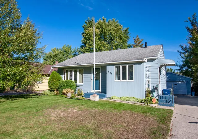 Photo 3 of Single family home for sale at 908 W Linden St, Fergus Falls, MN 56537 | MLS# 7153479 | Listing updated on 2026-10-05
