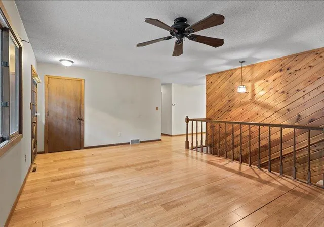 Photo 3 of Sale Pending at 12863 Kingwood Dr, Baxter, MN 56425 | MLS# 7153481 | Listing updated on 2026-10-06