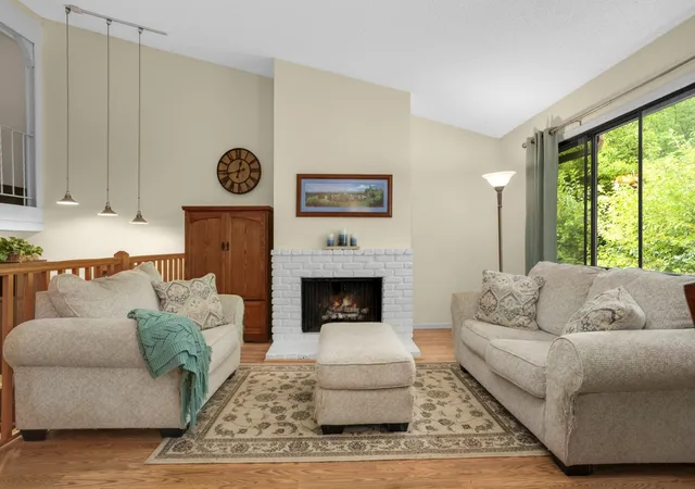 Photo 4 of Sale Pending at 14216 Chestnut Dr, Eden Prairie, MN 55347 | MLS# 7153492 | Listing updated on 2026-10-09