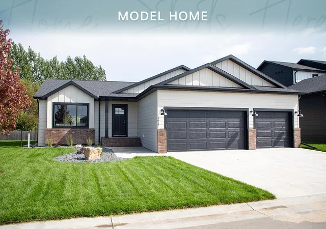 Photo 1 of Single family home for sale at 3612 Decorah Way S, Fargo, ND 58104 | MLS# 7153493 | Listing updated on 2026-10-02