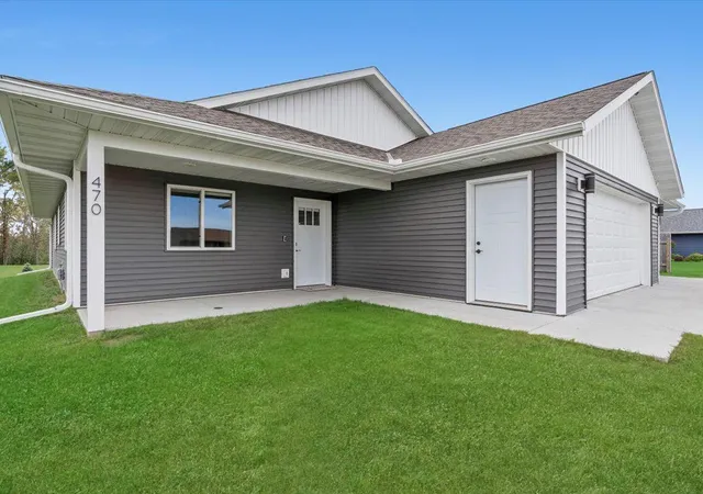 Photo 2 of Single family home for sale at 470 Spruce Dr, Staples, MN 56479 | MLS# 7153504 | Listing updated on 2026-10-09