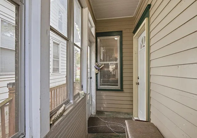 Photo 3 of Single family home for sale at 268 Sidney St E, Saint Paul, MN 55107 | MLS# 7153546 | Listing updated on 2026-10-21