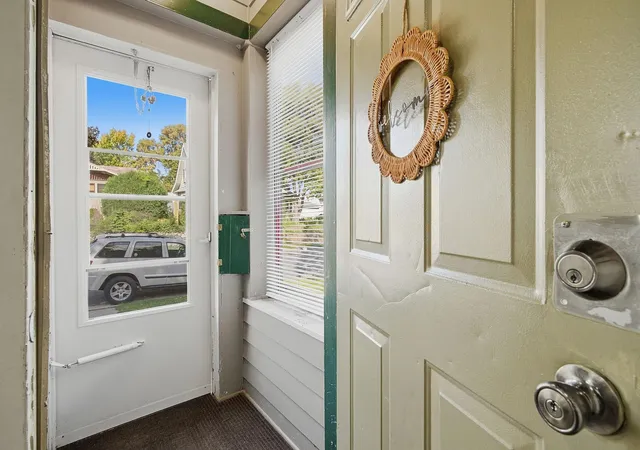 Photo 3 of Single family home for sale at 268 Sidney St E, Saint Paul, MN 55107 | MLS# 7153546 | Listing updated on 2026-10-07