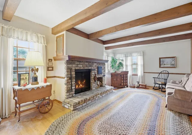 Photo 3 of Single family home for sale at 1750 Crestridge Ln, Saint Paul, MN 55122 | MLS# 7153555 | Listing updated on 2026-10-04