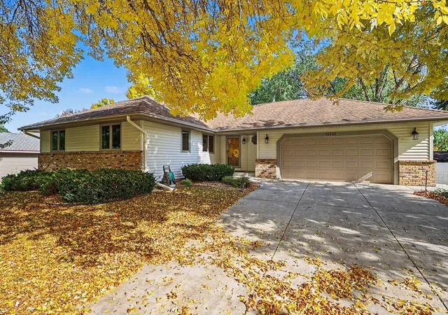 Photo 1 of Single family home for sale at 12325 Villaburne Dr, Burnsville, MN 55337 | MLS# 7153556 | Listing updated on 2026-10-19