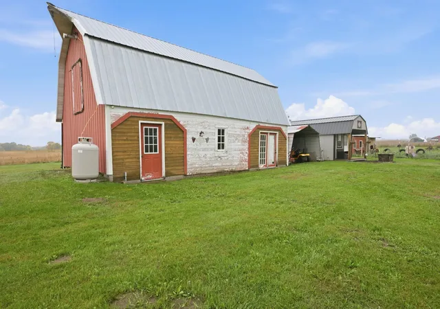 Photo 4 of Single family home for sale at 36858 Lily St NW, Cambridge, MN 55008 | MLS# 7153559 | Listing updated on 2026-10-06