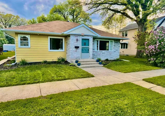 Photo 1 of Single family home for sale at 213 Tindolph Ave N, Thief River Falls, MN 56701 | MLS# 7153563 | Listing updated on 2026-10-04