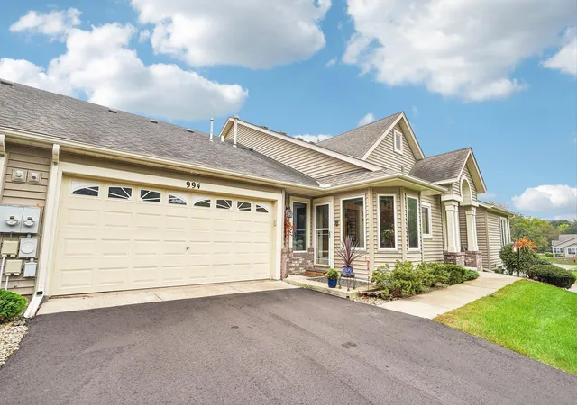 Photo 3 of Single family home for sale at 994 Stratford Ln W, Burnsville, MN 55337 | MLS# 7153566 | Listing updated on 2026-10-12