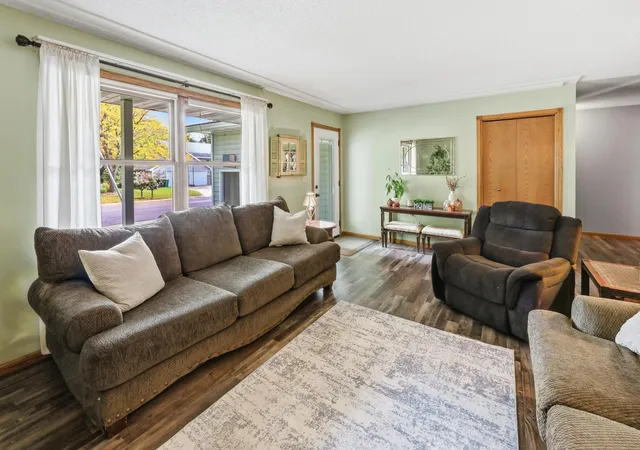 Photo 4 of Single family home for sale at 260 Westgate Dr, Winsted, MN 55395 | MLS# 7153569 | Listing updated on 2026-10-19