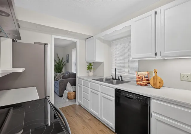 Photo 4 of Single family home for sale at 1232 Skillman Ave W, Saint Paul, MN 55113 | MLS# 7153581 | Listing updated on 2026-10-08