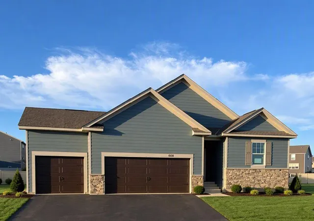 Photo 1 of Single family home for sale at 1712 Oak Crk Dr, Chaska, MN 55318 | MLS# 7153592 | Listing updated on 2026-10-05
