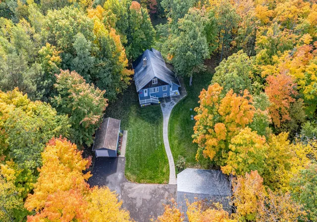 Photo 3 of Sale Pending at 2010 Norton Rd, Duluth, MN 55803 | MLS# 7153597 | Listing updated on 2026-10-06