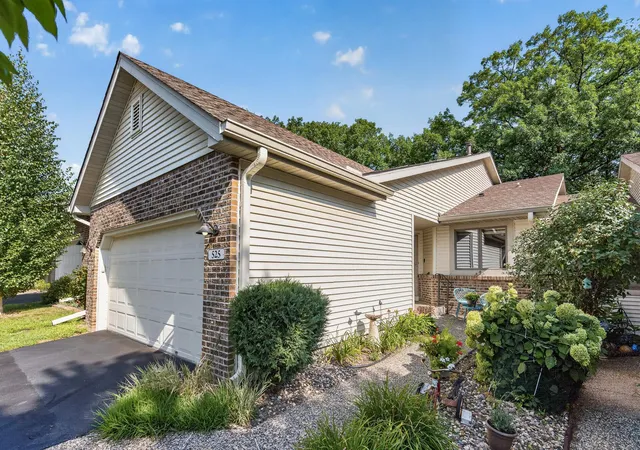 Photo 1 of Single family home for sale at 525 Sterling St S, Saint Paul, MN 55119 | MLS# 7153617 | Listing updated on 2026-10-16