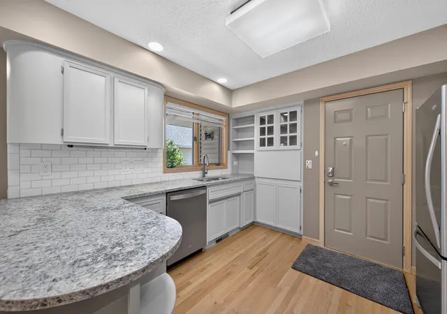Photo 4 of Single family home for sale at 525 Sterling St S, Saint Paul, MN 55119 | MLS# 7153617 | Listing updated on 2026-10-09