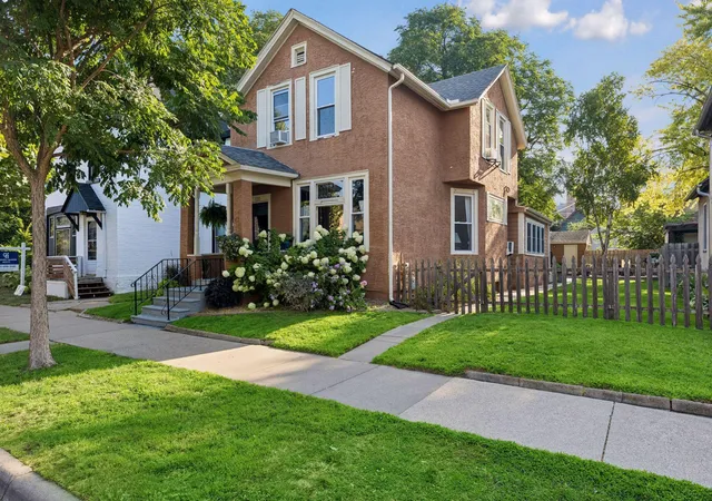 Single family home for sale at 420 Daly St, Saint Paul, MN 55102 | MLS# 7153626